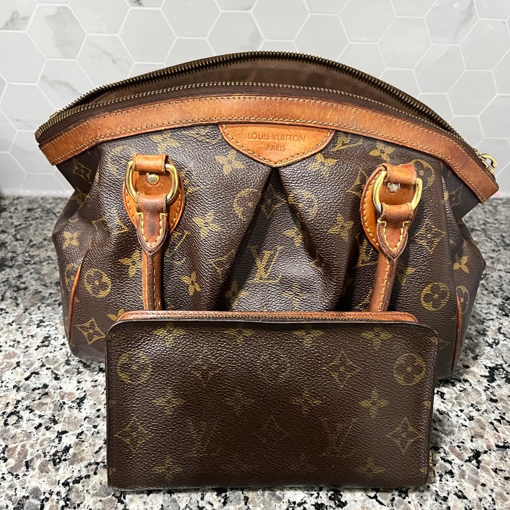 Louis Vuitton Tivoli PM Classic Brown Monogram Handbag With Matching Zippy Walle
